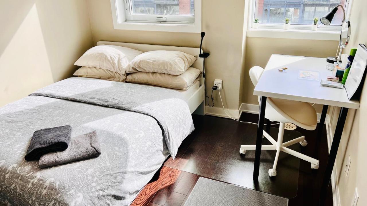Home In Downtown Торонто Екстериор снимка