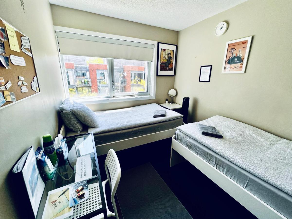 Home In Downtown Торонто Екстериор снимка