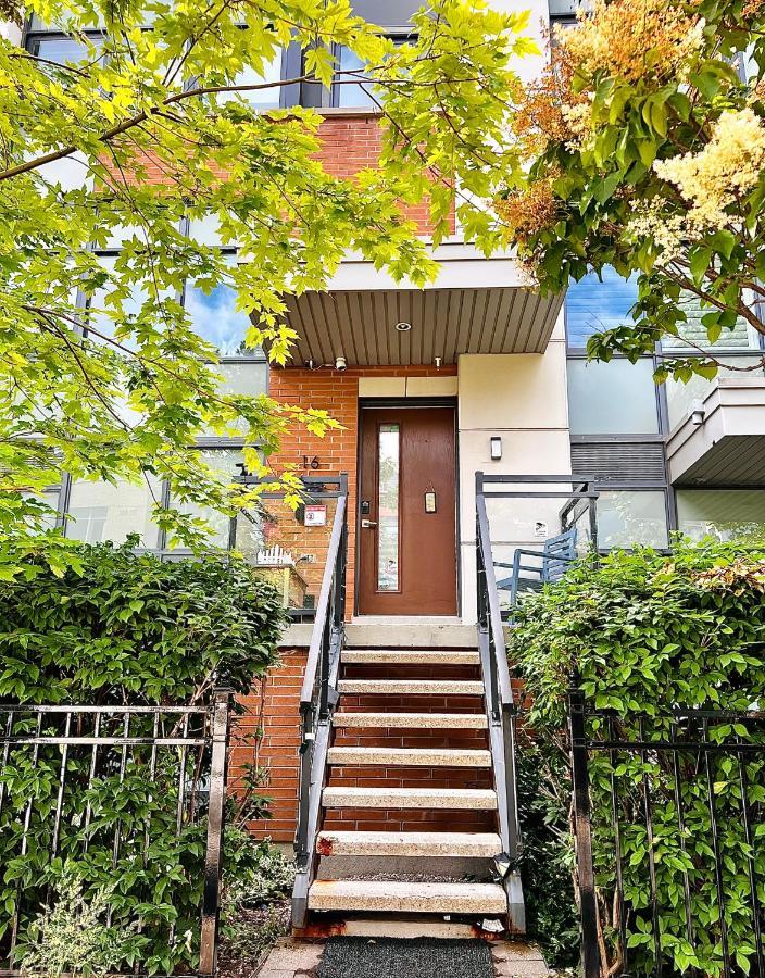 Home In Downtown Торонто Екстериор снимка
