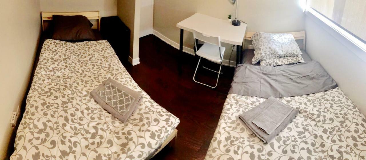 Home In Downtown Торонто Екстериор снимка